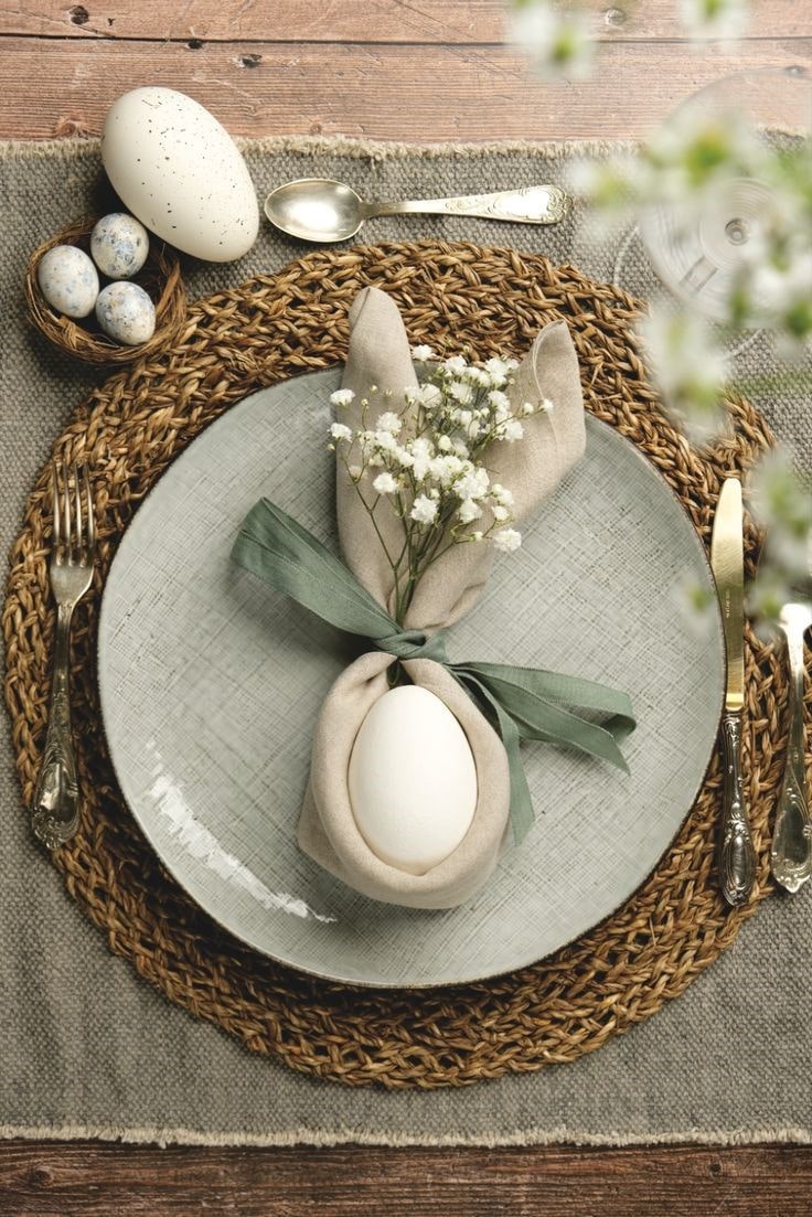 Easter Table Decor Ideas 2025 | Style Your Perfect Spring Tablescape ...